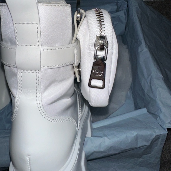 Prada Combat boots in white. Size 36. - Picture 2 of 6